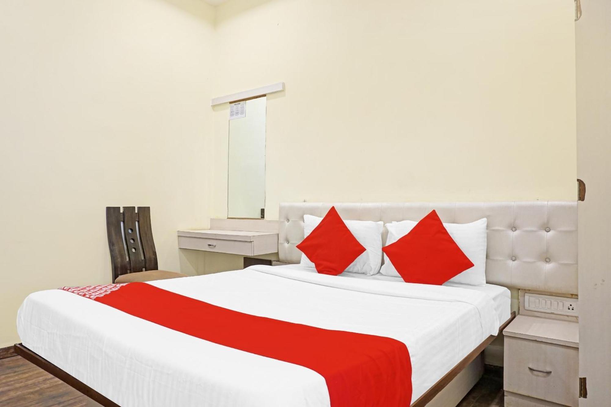 Hotel O 24K Inn Mundhwa Luaran gambar