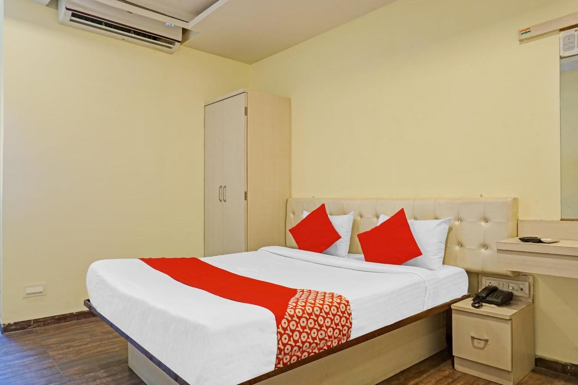 Hotel O 24K Inn Mundhwa Luaran gambar