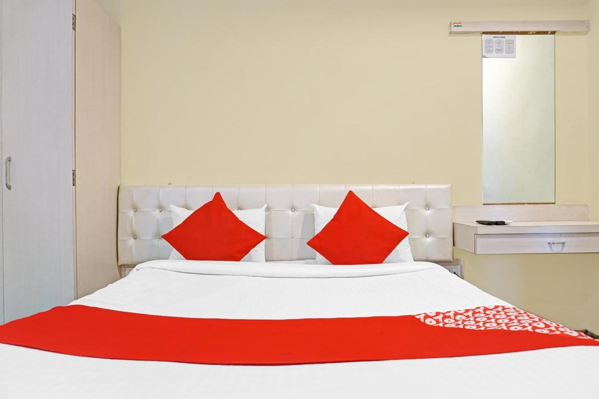 Hotel O 24K Inn Mundhwa Luaran gambar